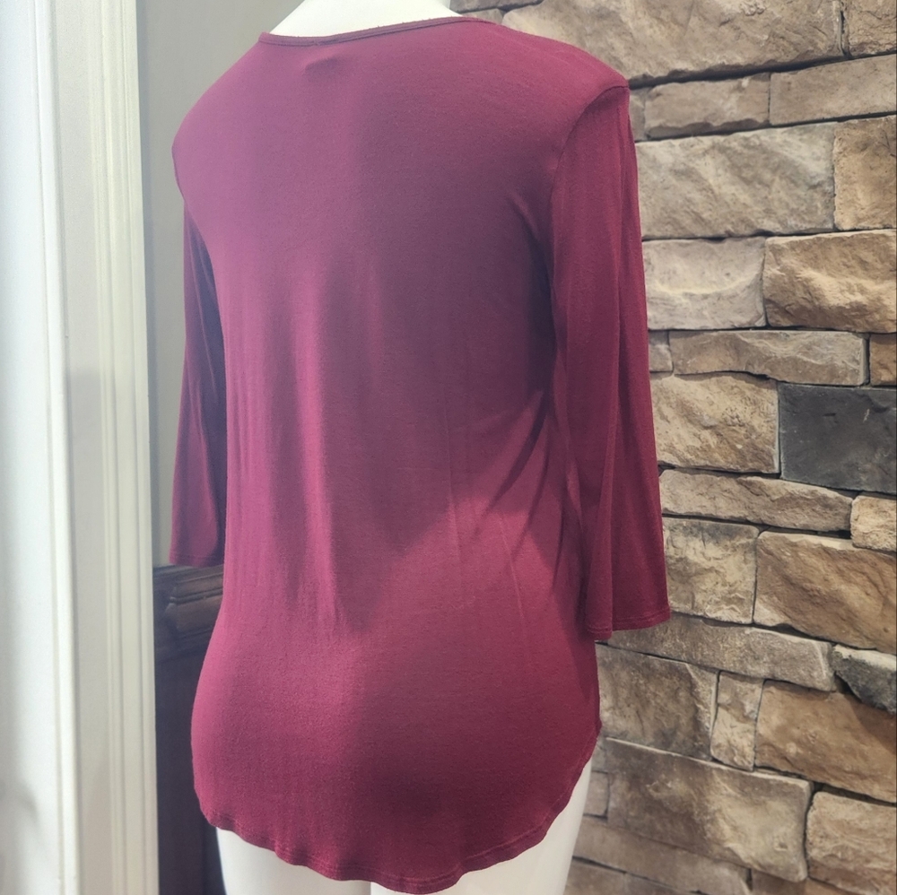 Brenda's Top - Picture 3 of 5